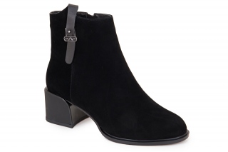 CUPAGE Damskie botki. 